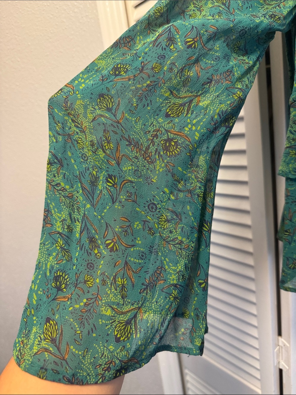 Free People Sheer Teal Green Printed V-Neck Tie-Front Blouse - Picture 2 of 9